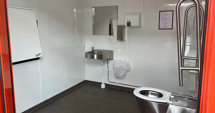 Toalett invändigt